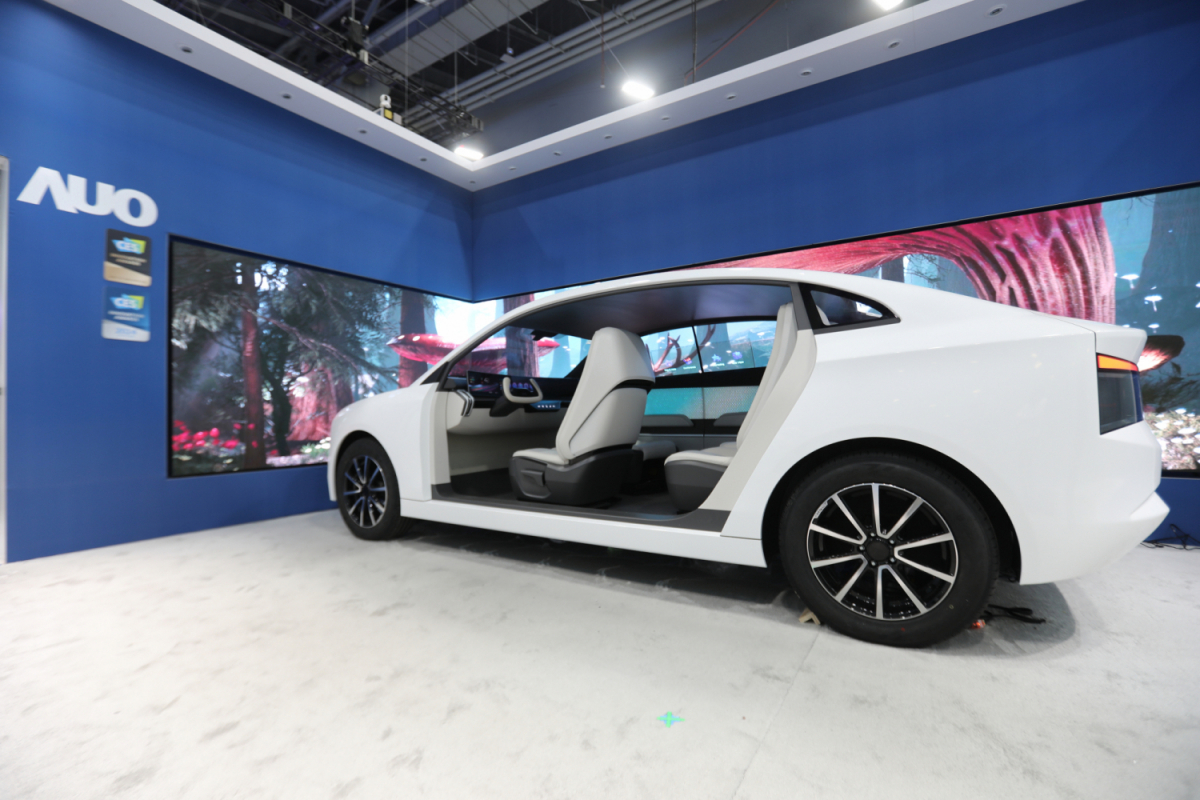 好体育全站登录平台发表全新Smart Cockpit 2024，大秀显示应用成果、及释放Micro LED终极显示技术量能的全新智慧座舱，以营造突破性、沉浸式的视觉体验，重新定义智慧座舱，满足驾乘人员的全方位感受。