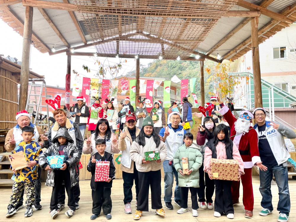 友達永續基金會號召「圓夢計畫」行動連續23年，由同仁凝聚內部愛心與資源送往偏鄉，累積為逾萬名兒童圓夢，實踐友達共創共好的永續精神。