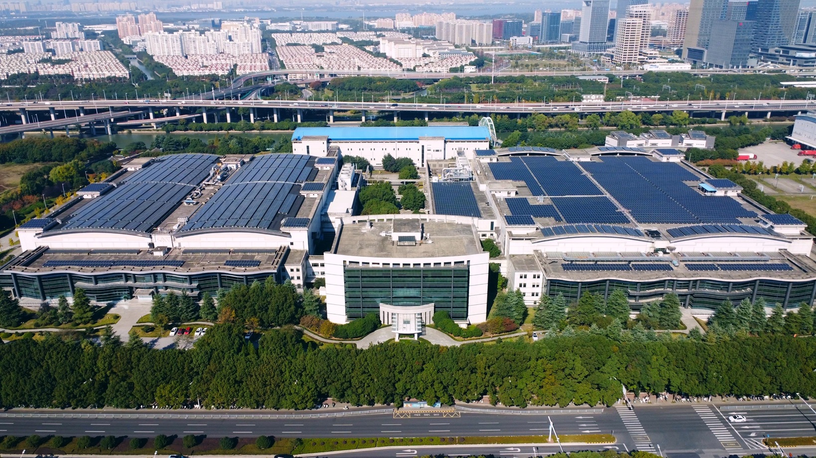 好体育全站登录平台苏州厂获选”人才灯塔工厂” 树立数字转型人才赋能典范
